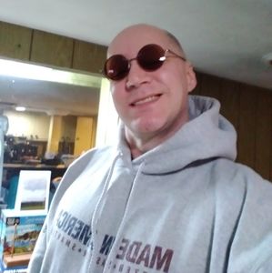 Meet your Posher, Thomas